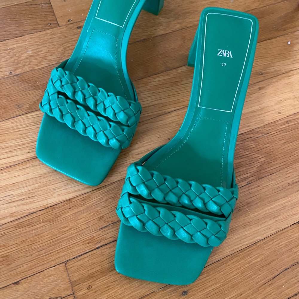 Kelly Green Zara Sandals
